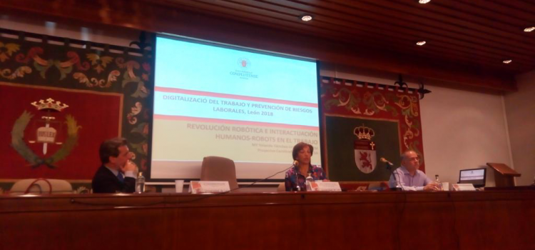 Presentation of the lecture “Implications of robotics in safety at work” by Yolanda Sánchez-Urán